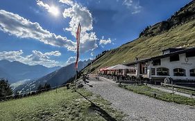 Sonnalm Lechtal Bach (tyrol)